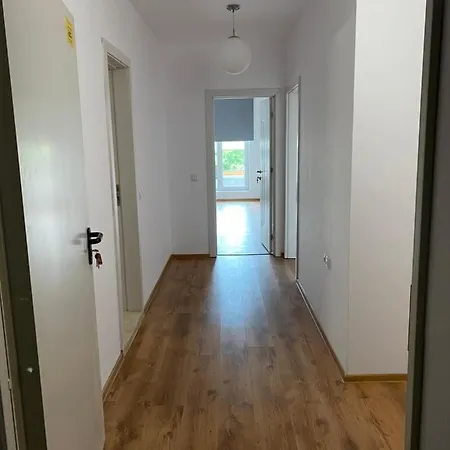 Apartamento The Ideal 2 *